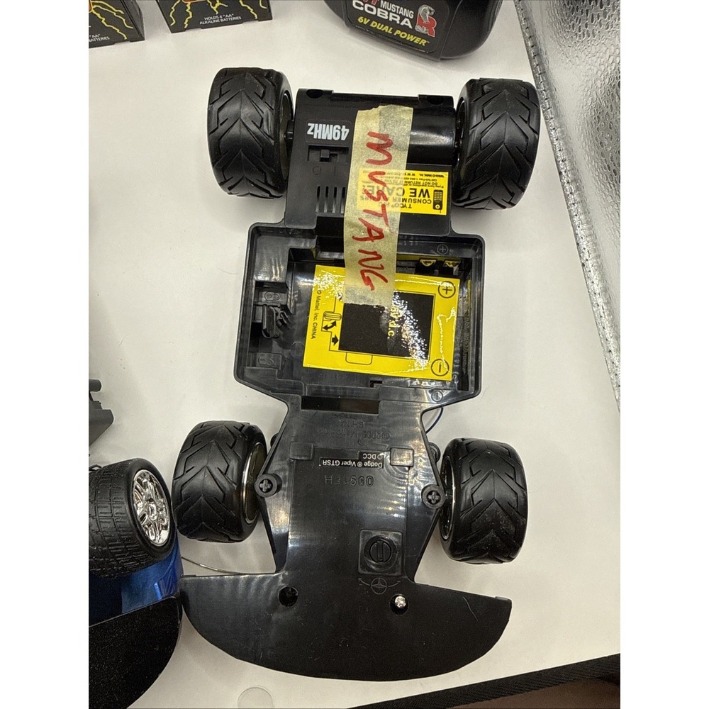 Tyco RC Car Lot 2 49mhz Bodies. Remote. 2 Tyco 6.0V DP Mattel Parts FOR PARTS - Picture 8 of 8